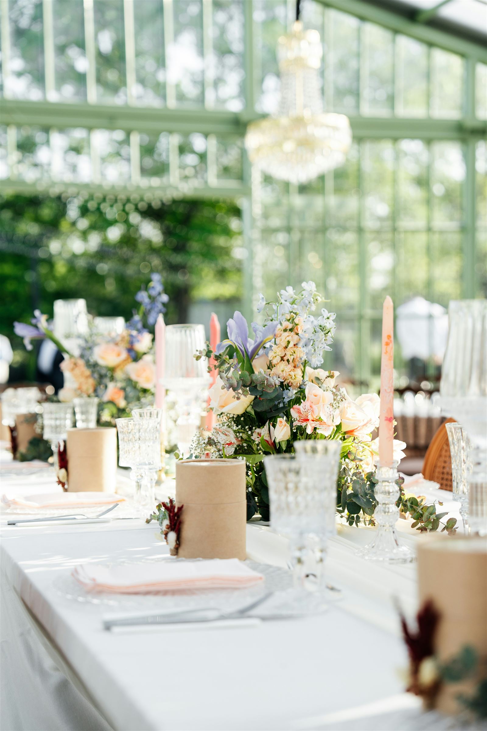 Lonahbells Event Decoration - Premium Table Setting with Orchid and Gold Accents